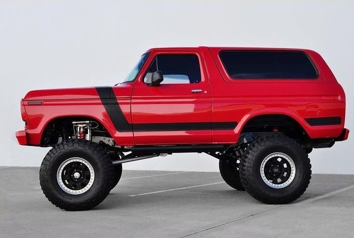 1979 Ford Bronco XLT FWD Resto-Mod 2.jpg