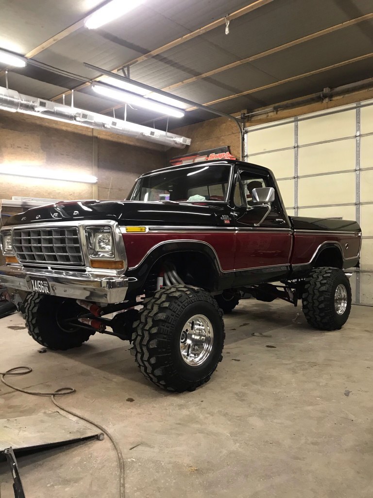 1979 Ford F-150 4x4 Candy Apple & Jet Black 2.jpg