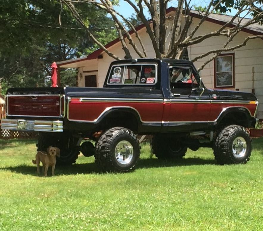 1979 Ford F-150 4x4 Candy Apple & Jet Black 4.JPG