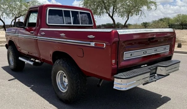 1979 Ford F-150 Custom 4×4 2.jpg