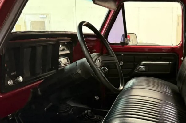 1979 Ford F-150 Custom 4×4 4.jpg
