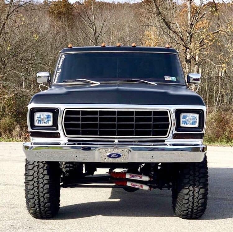 1979 Ford F-150 With a 7-inch Lift And a 460 2.jpg