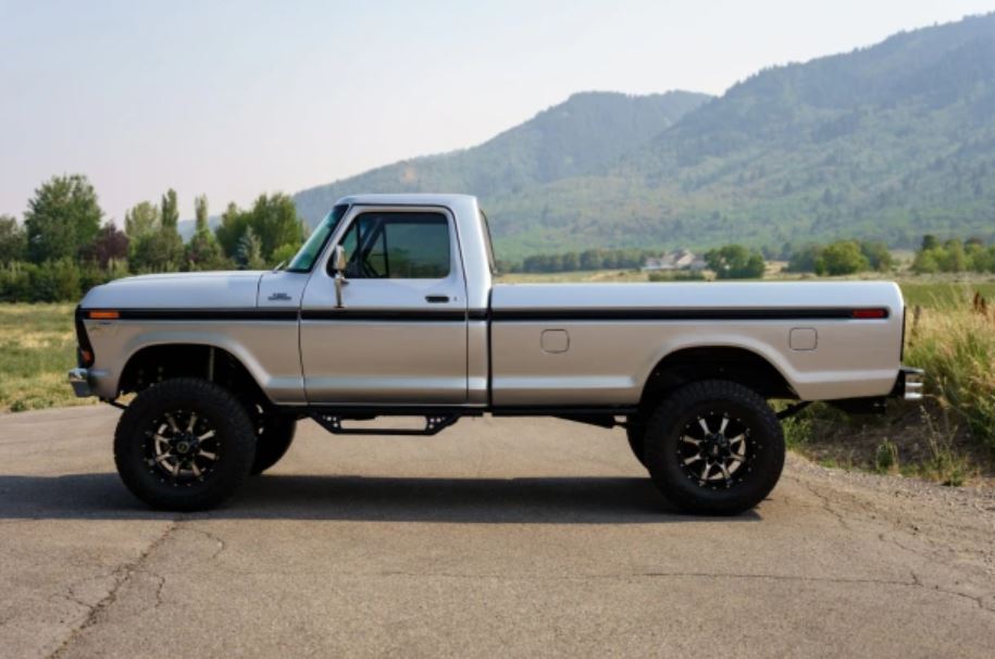 1979 Ford F-250 Supercharged LS-Powered 4×4 3.JPG