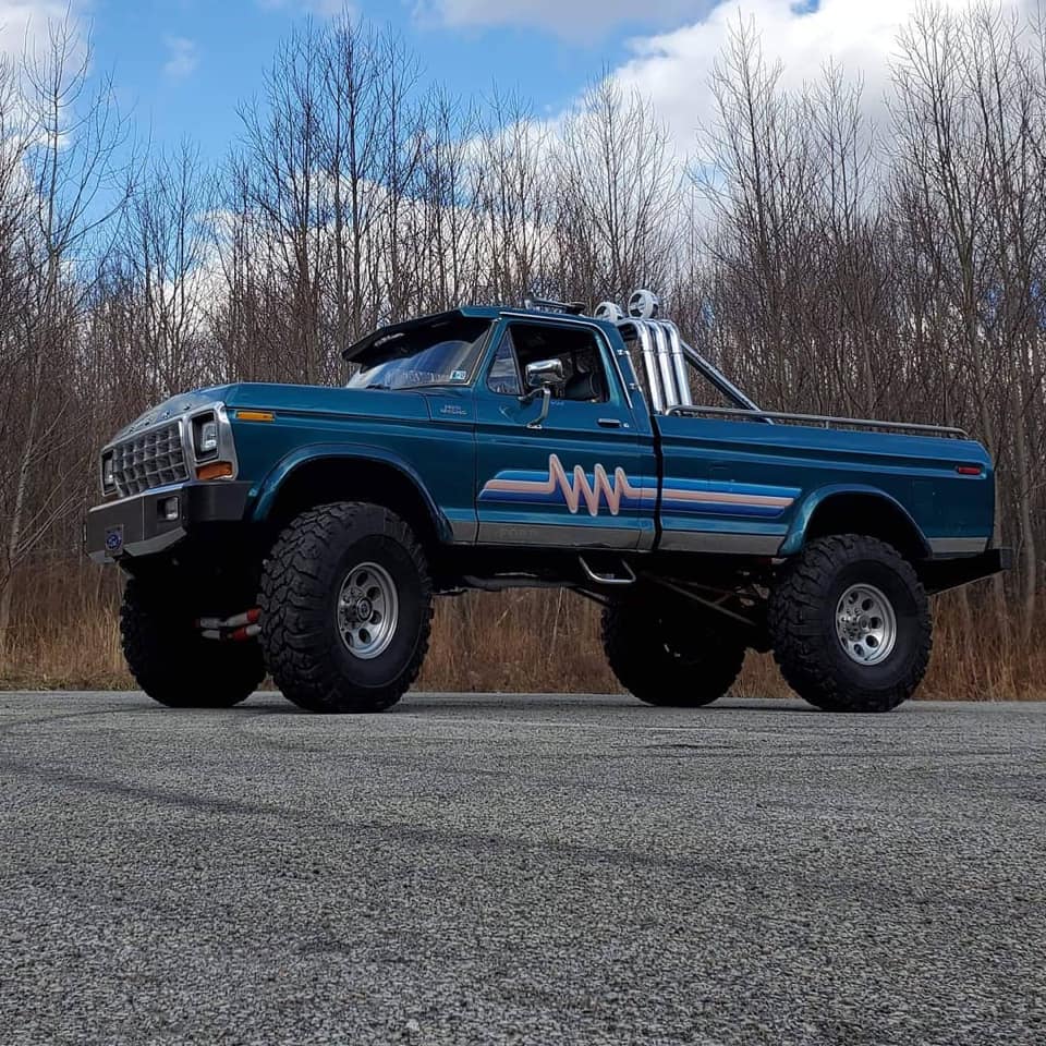 1979 Ford F-250 With A 460 9-Inches Lift 3.jpg