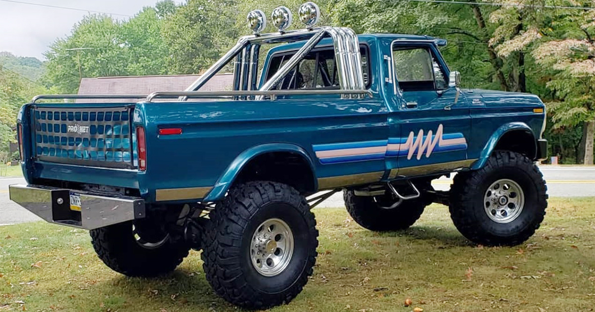 1979 Ford F-250 With A 460 9-Inches Lift.jpg