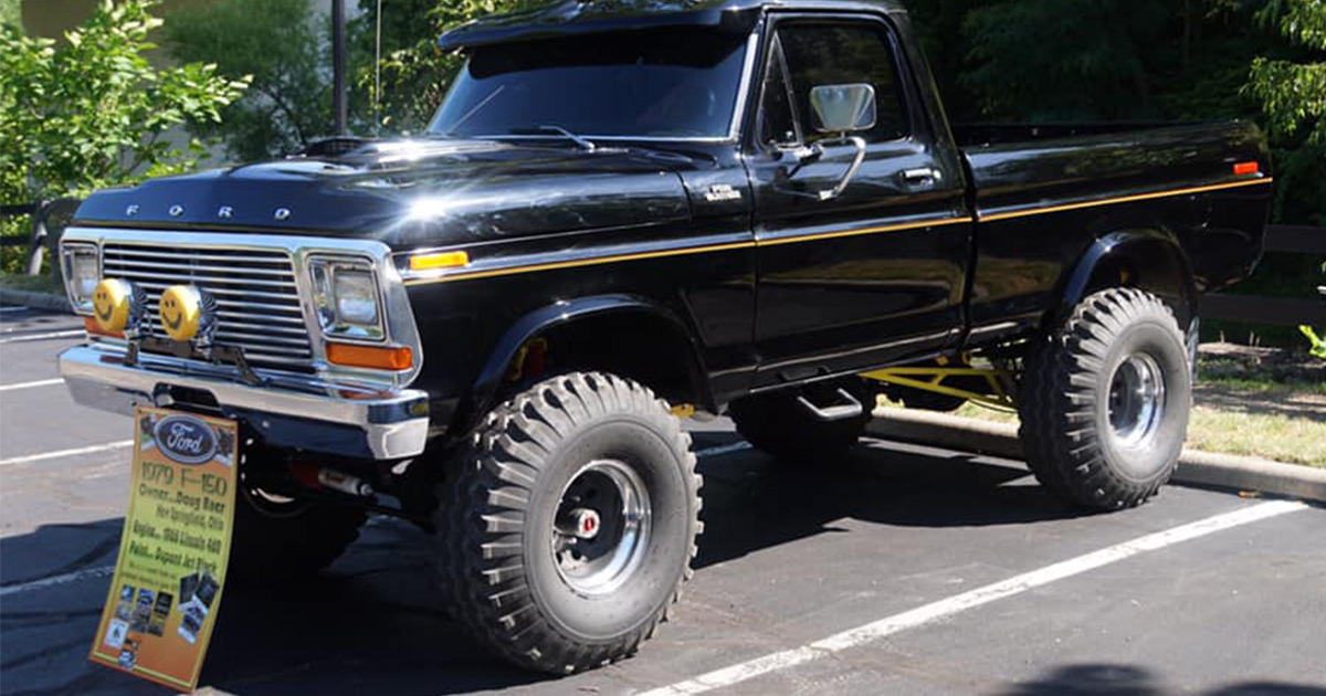 1979 Ford F150 With a 460 Dupont Jet Black Paint.jpg