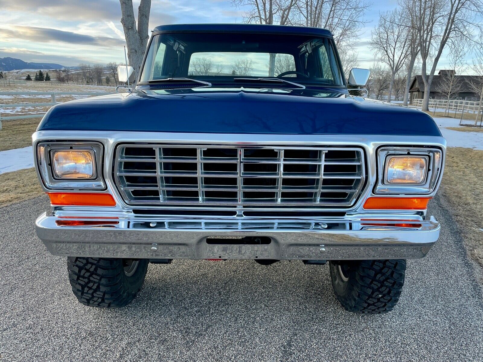 1979 Ford F250 Crewcab Factory 4x4 Completely Restored 2.jpg