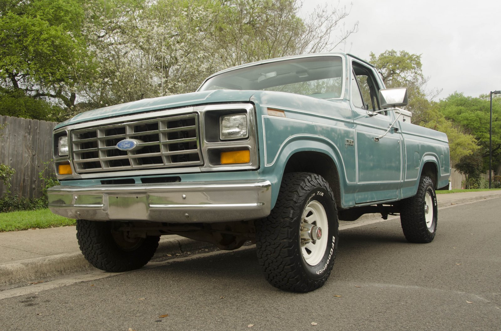 1982 Ford F-150 With a 300ci  Short Bed 4x4 1.JPG