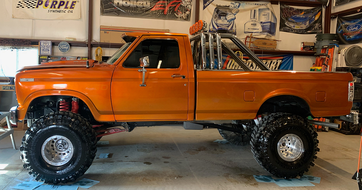 1982 Ford F150 460 Under The Hood On Boggers .jpg