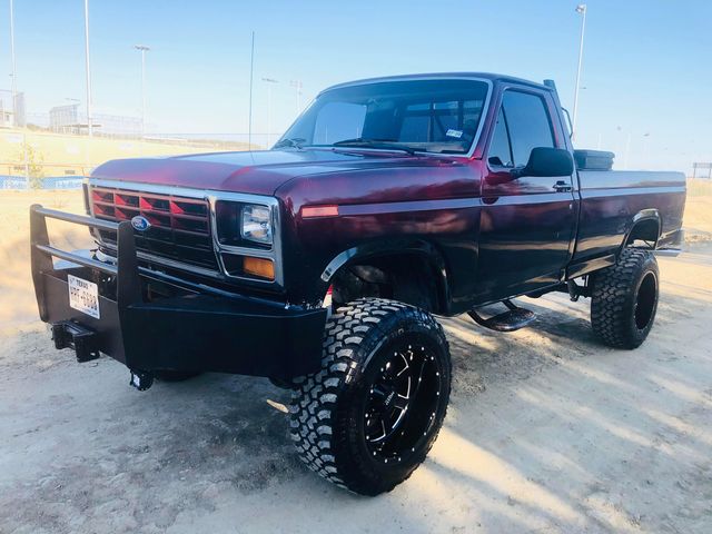 1983 Ford F-250 Candy Red Fades Into Black 3.jpg