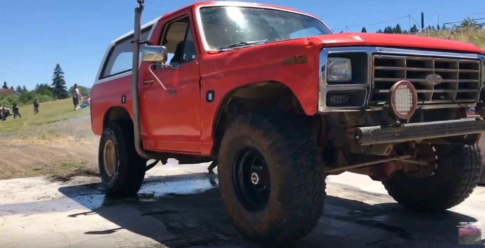 1985-ford-bronco-burnout-1.jpg