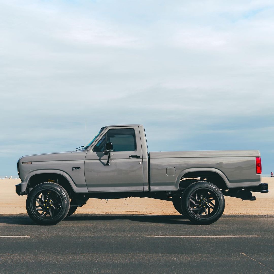 1985 Ford F-150 Short Bed 2WD 4.9L 4.jpg