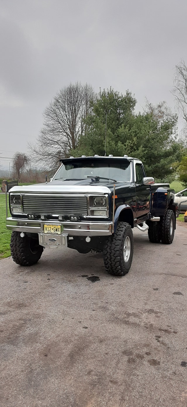 1985 Ford F-350 Dually On Super Swampers 8.jpg