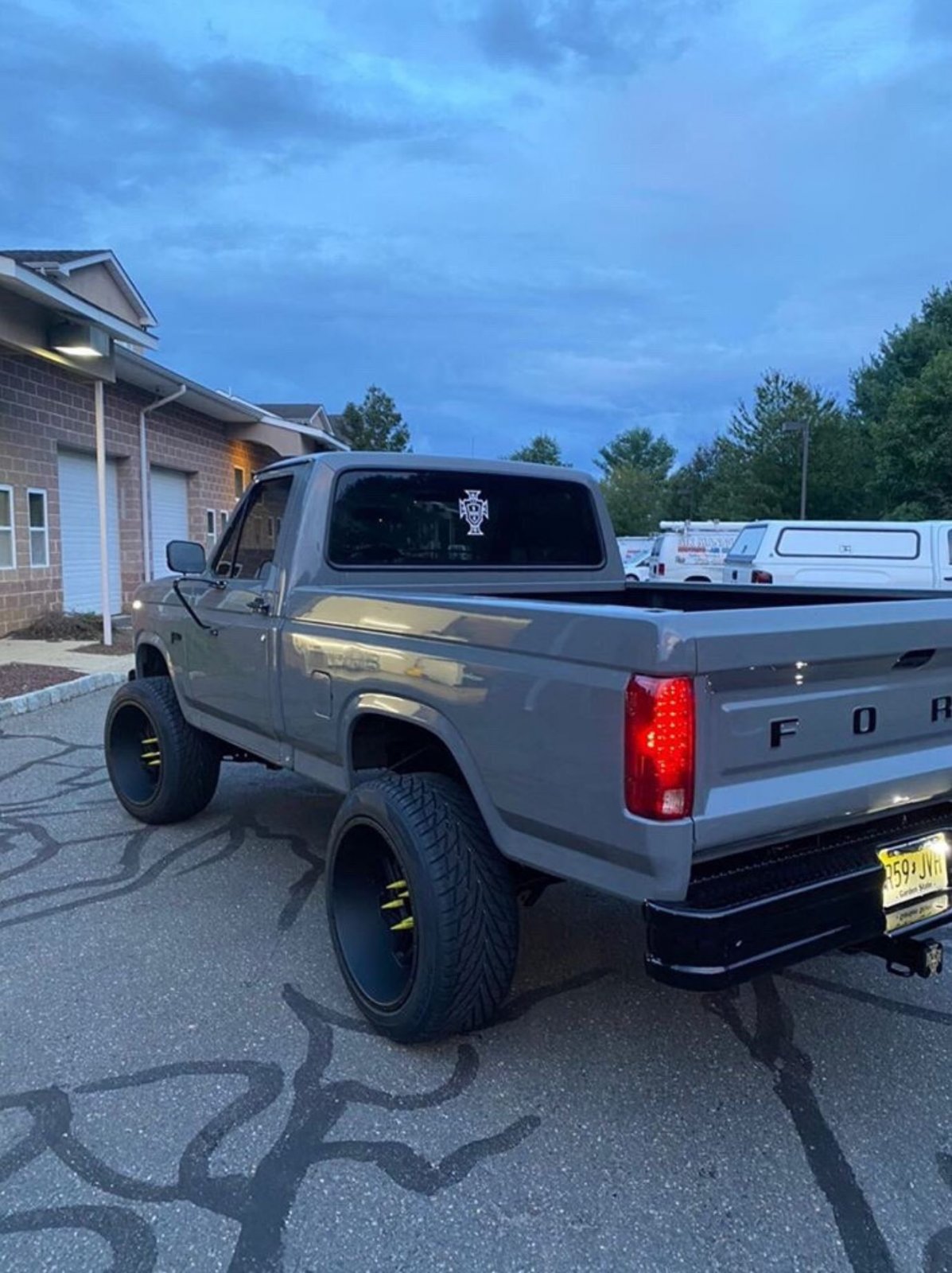 1985 Ford F150 Nardo Grey 4.JPG