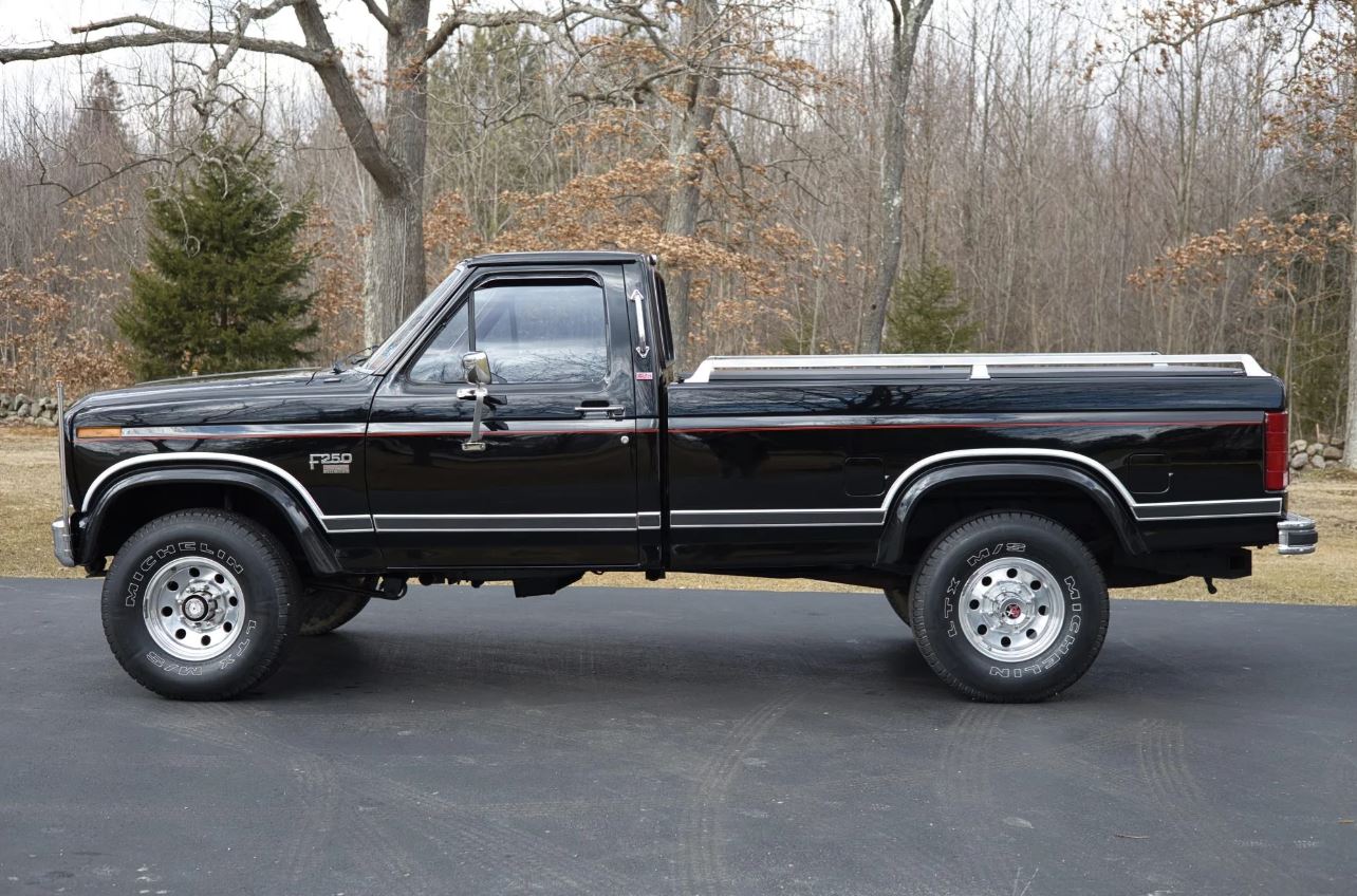 1986 Ford F-250 XLT Lariat Diesel 4×4 2.JPG