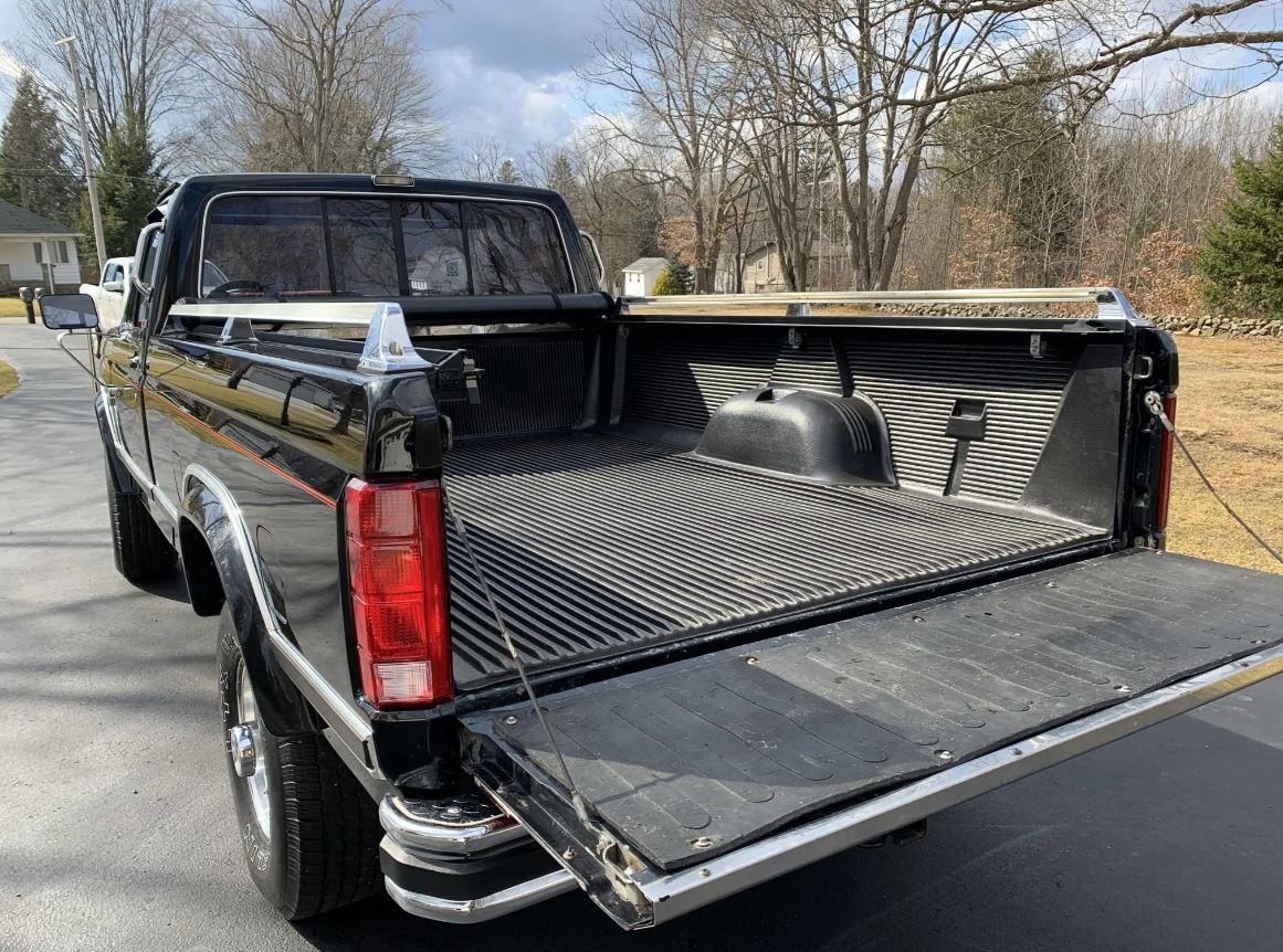 1986 Ford F-250 XLT Lariat Diesel 4×4 7.JPG