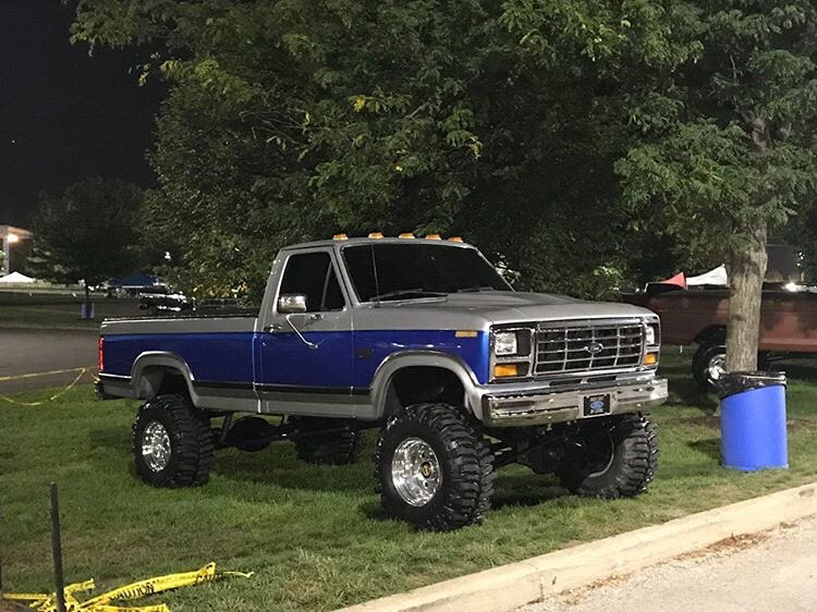 1986 Ford F250 4.9L On Boggers - ( Video Sound On ) 5.jpg