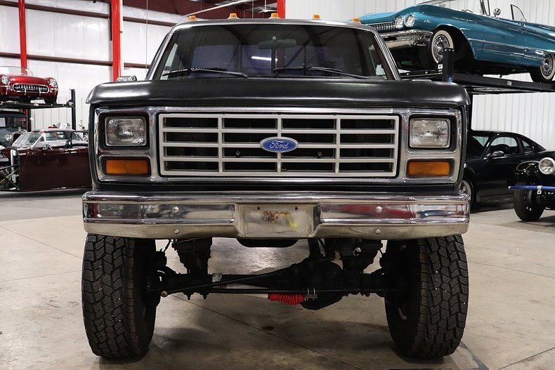 1986 Ford F250 “Last of the Greats ” 77.jpg