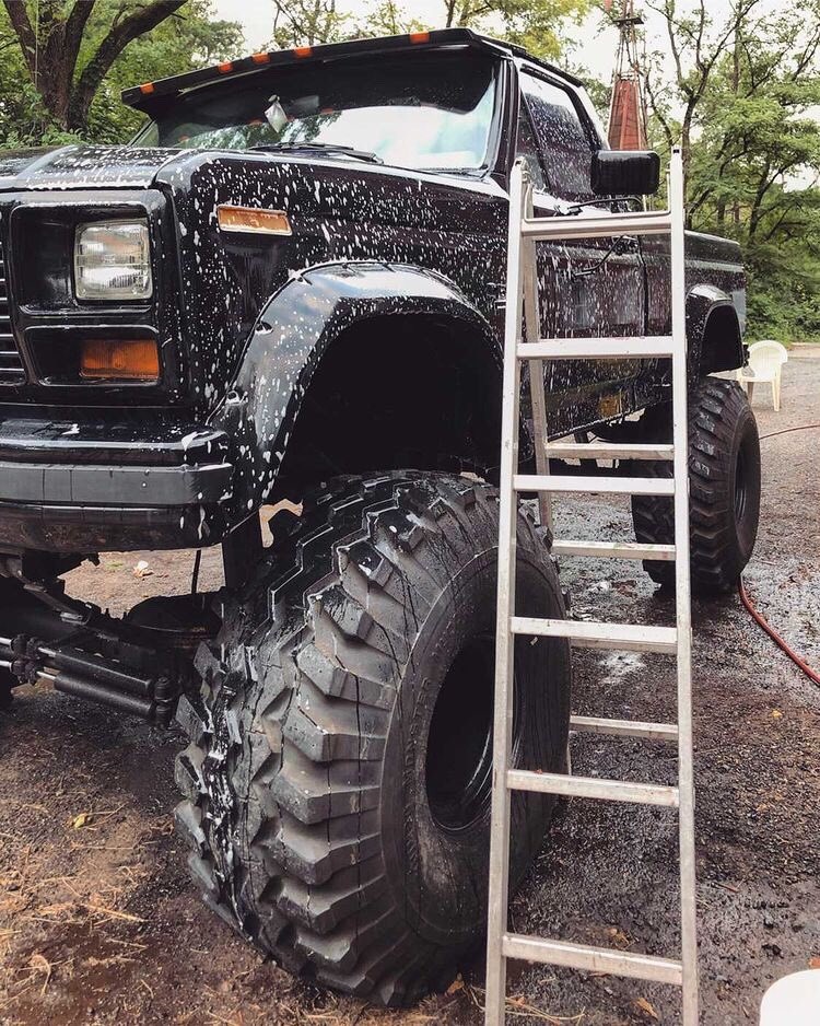 1986 Frankenstein F150 With a 12” Lift and 44” Tires 5.jpg