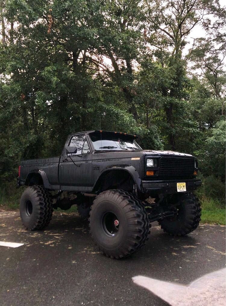 1986 Frankenstein F150 With a 12” Lift and 44” Tires 7.jpg