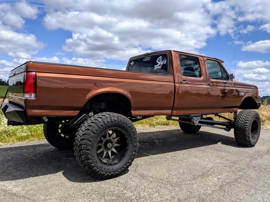 1987 F350 With a 12v Cummins And Ford ZF 5-Speed 3.jpg