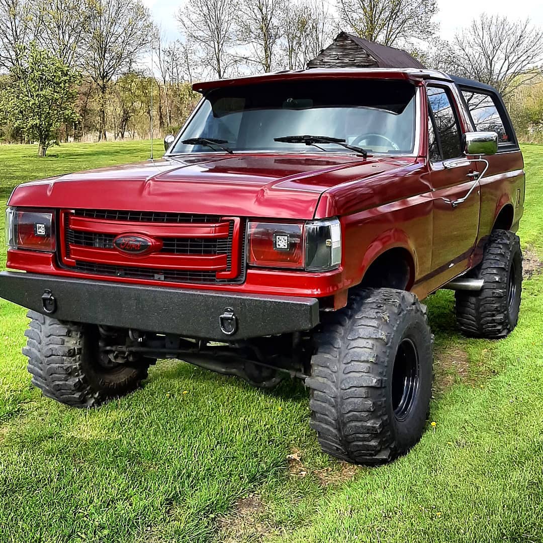 1987 Ford Bronco Eddie Bauer 6.jpg