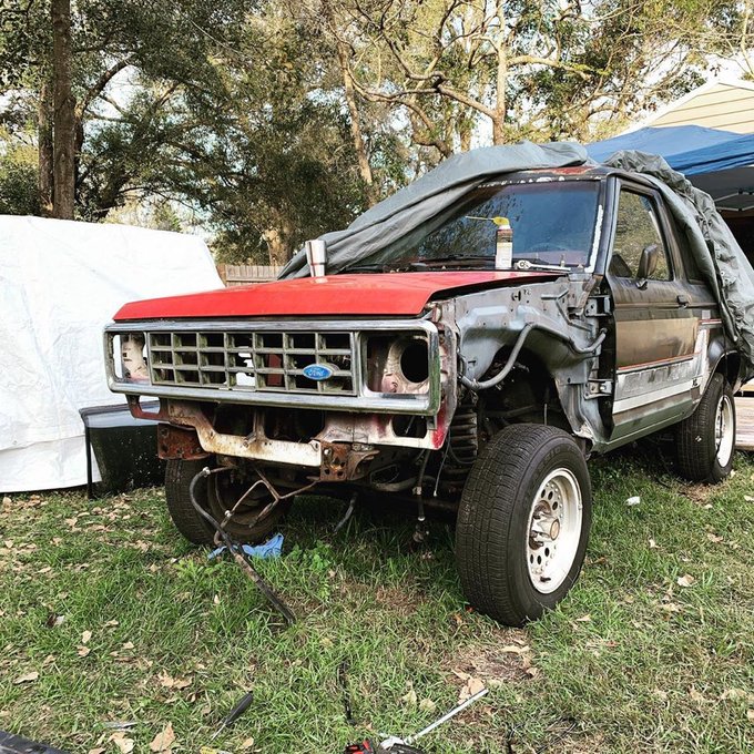 1989 Ford Bronco II Prerunner Build 3.jpg