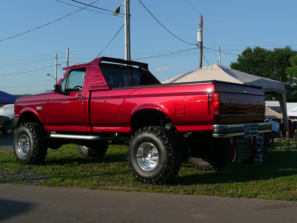 1989 Ford F-350. 408 Stroker small block. 39.5 inch Boggers 7.jpg