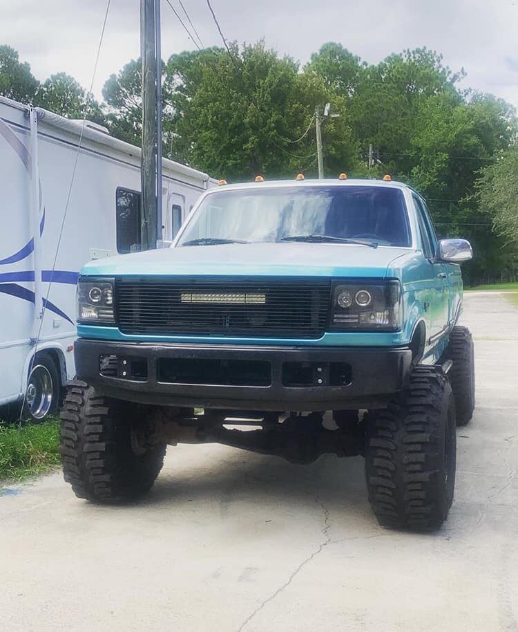 1995 Ford F-150 With 351w 6.4 Bumper Swap And Boggers 3.jpg