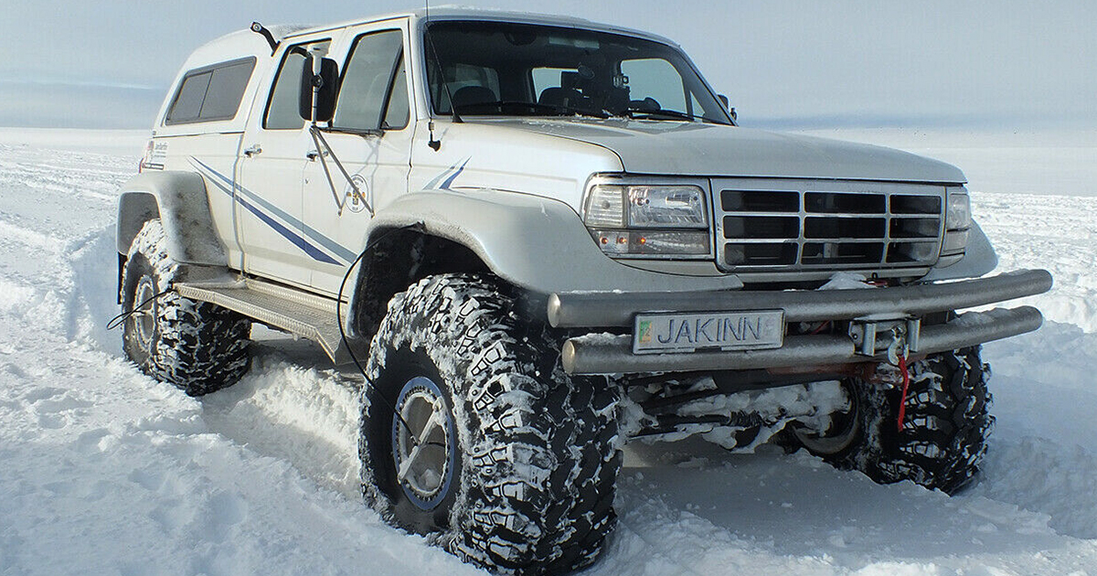 1997 Ford F-250 Crew Cab PowerStroke 7.3L V8 on 49-inch Tires.jpg