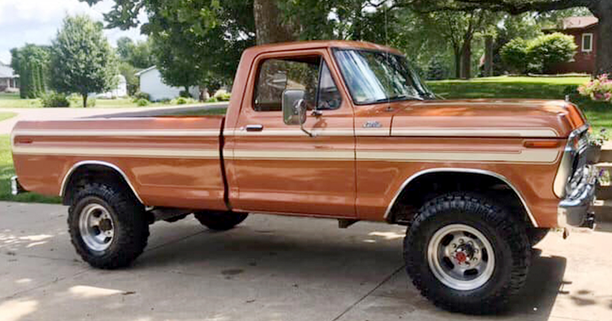 4” Lift And 36” Swampers 1977 Ford F250 5 Speed.jpg