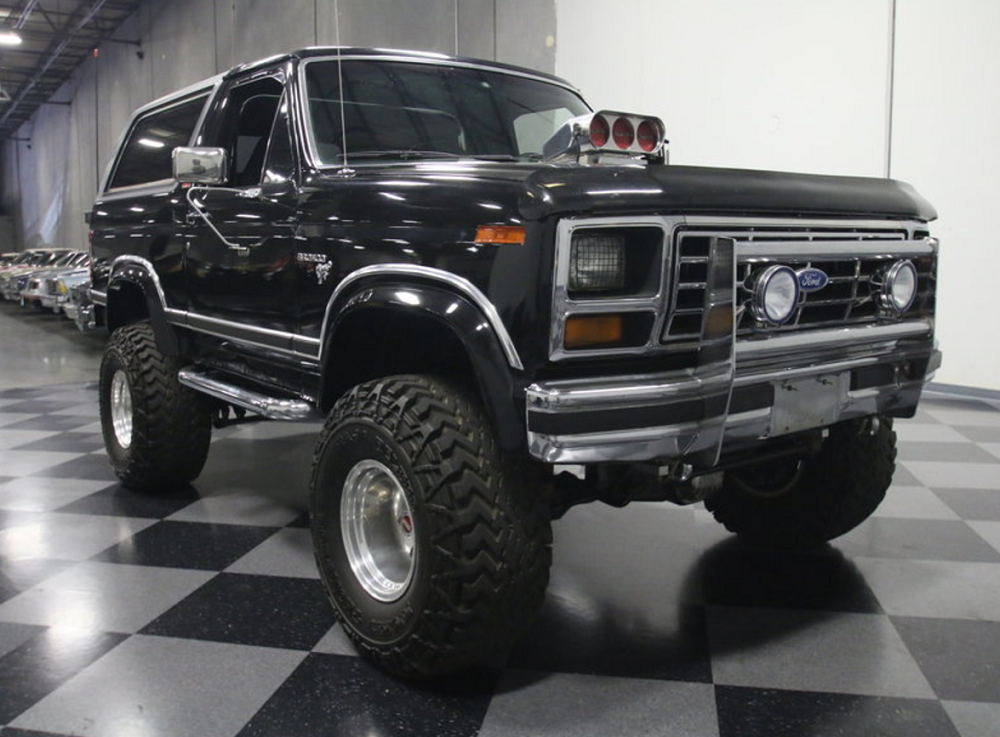 Bronco: 1981 Blown Bullnose Badass.