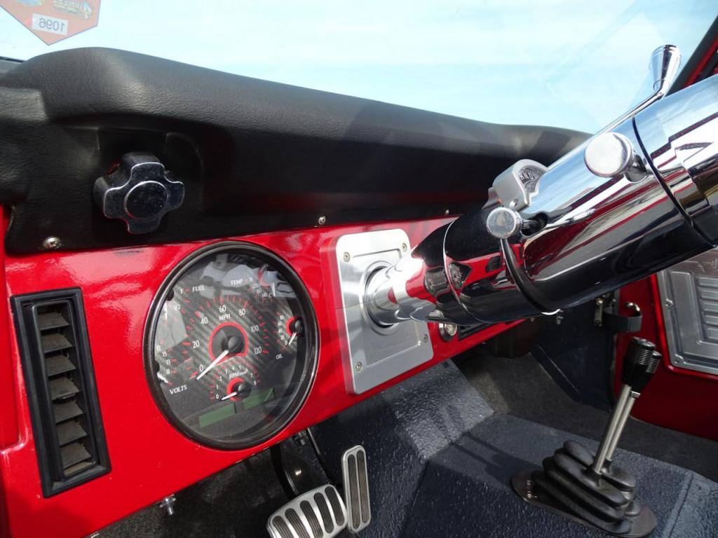 Burgundy 1977 Ford Bronco 4.jpg