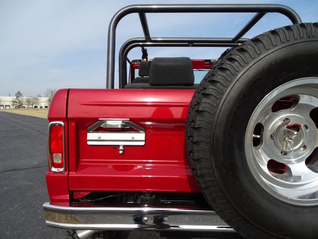 Burgundy 1977 Ford Bronco 9.jpg