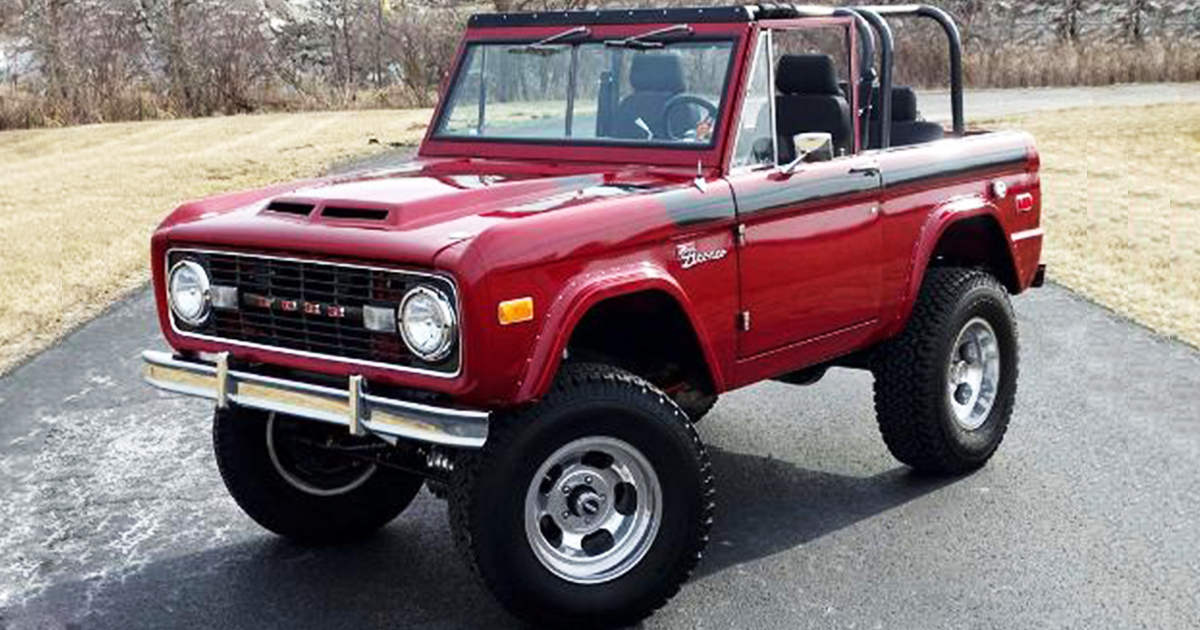 Burgundy 1977 Ford Bronco.jpg