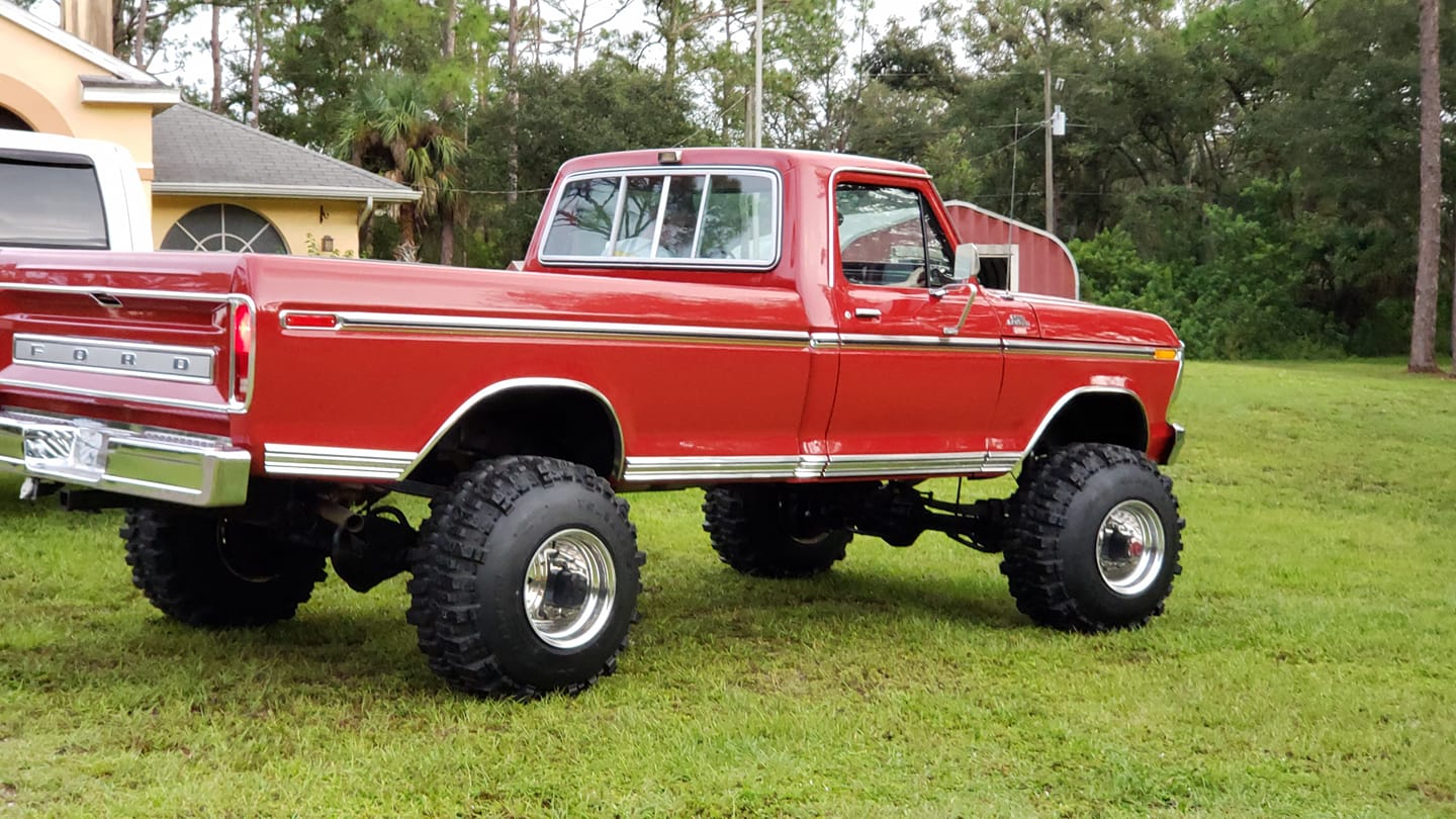 Candy Apple 1979 Ford F350 Ranger XLT With 460 2.jpg
