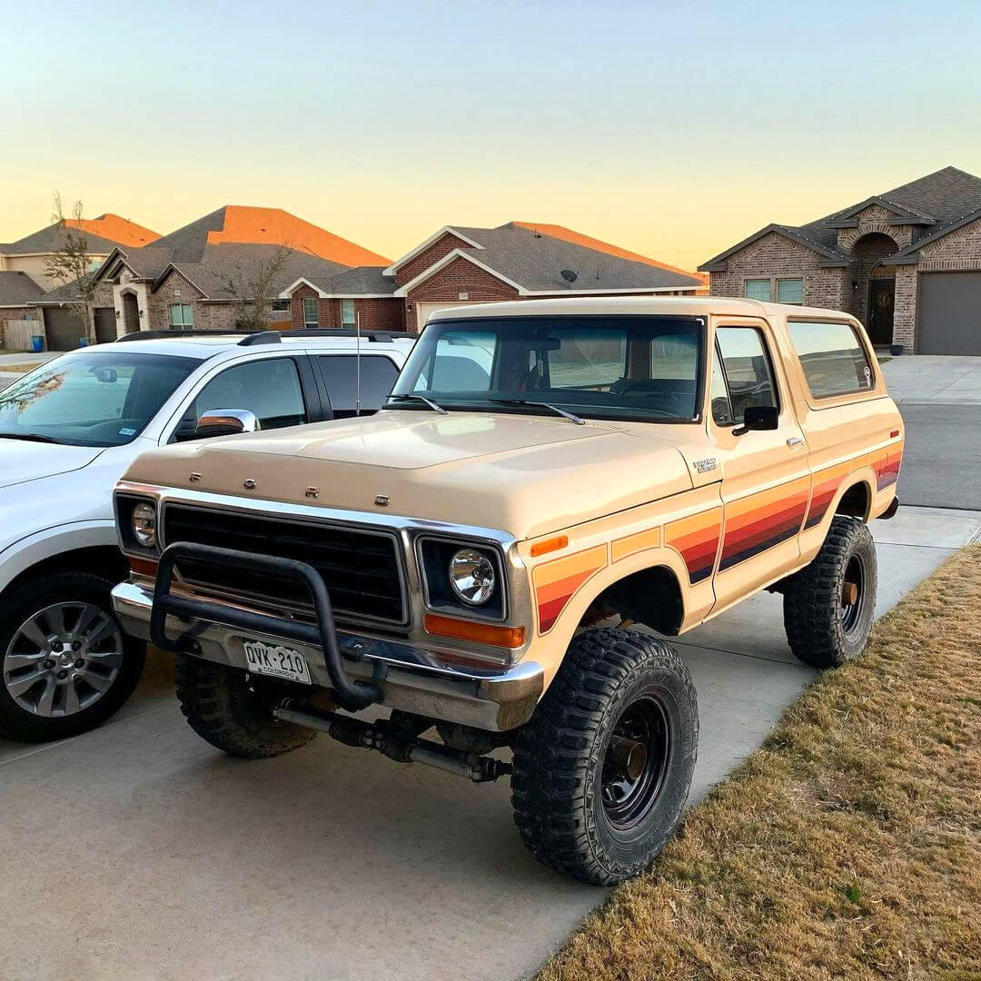 ford-bronco-1978-1.jpg