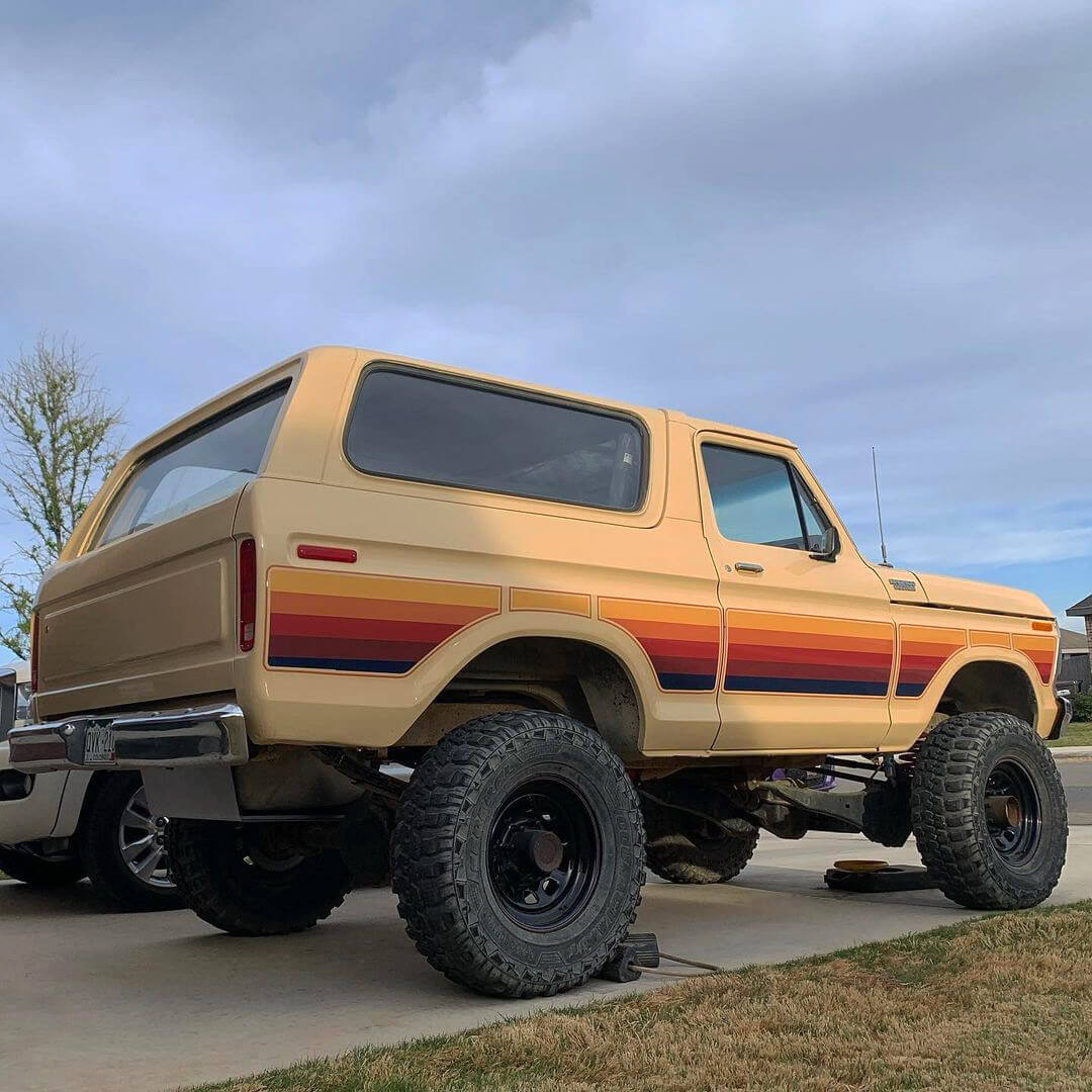 ford-bronco-1978-2.jpg