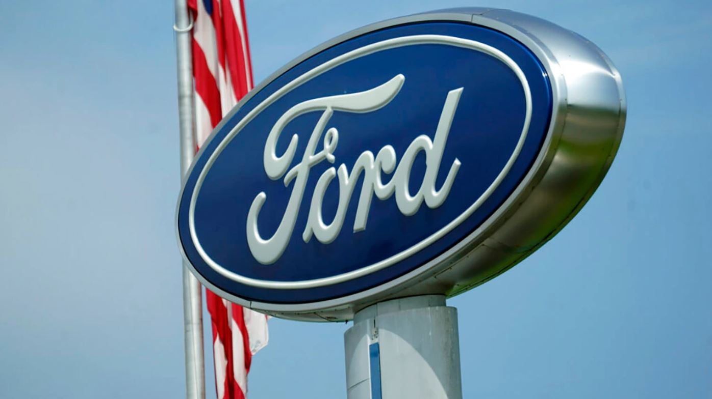 Ford is recalling about 39,013 SUVS after 16 catch fire under the hood!! 2.JPG