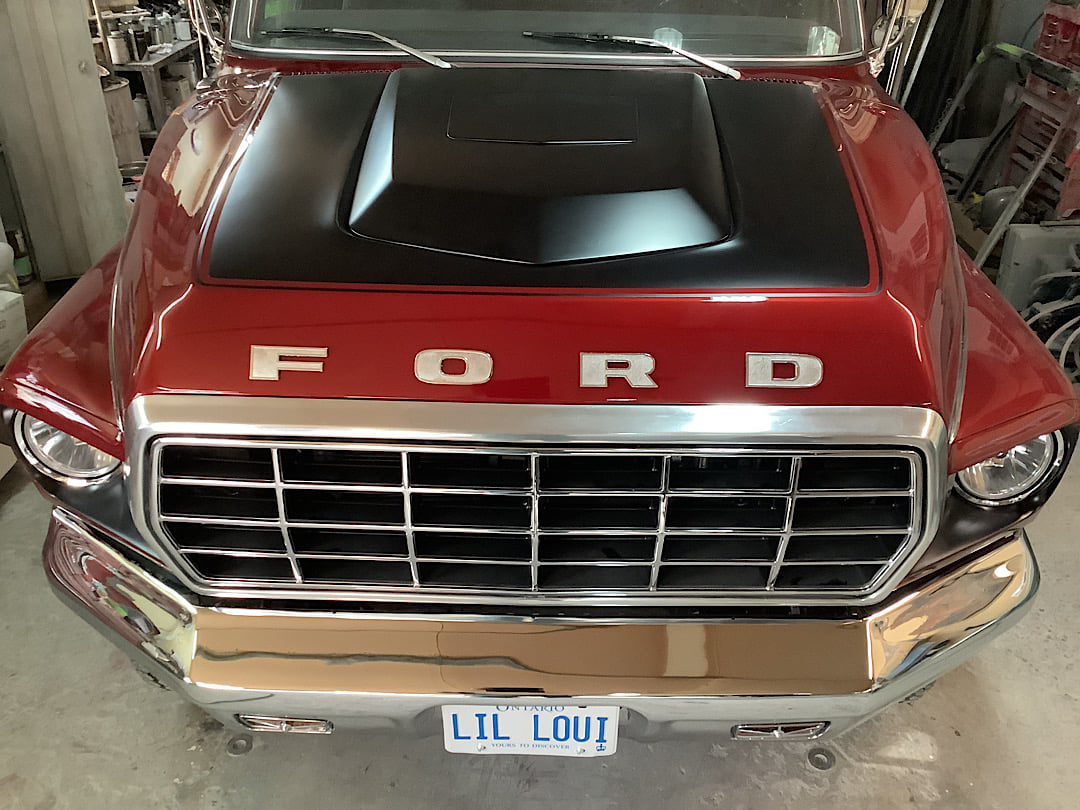 Ford L-350 Based on the LS series Louisville 5.jpg
