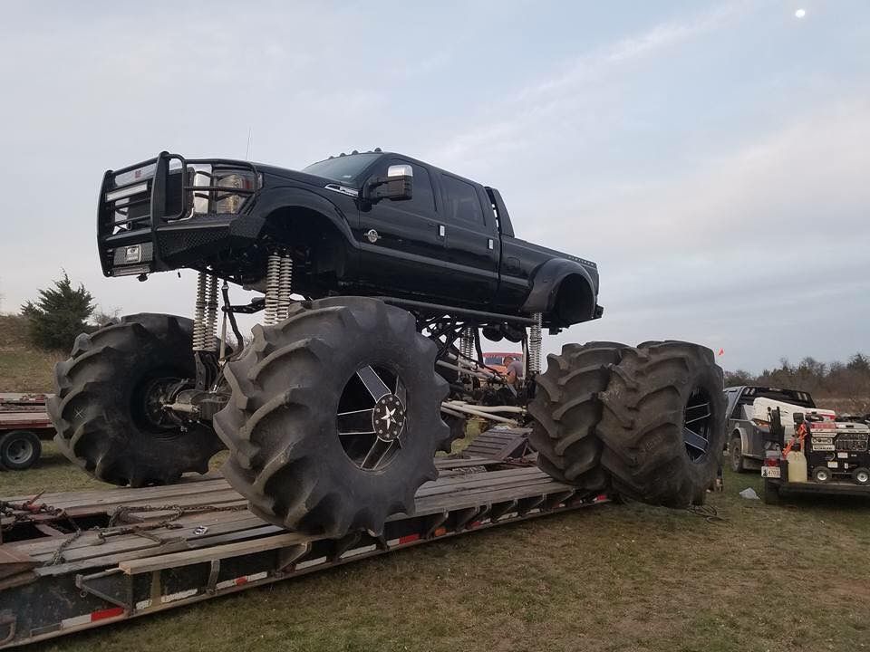 Ford Monster Dually That Broke The Internet 2.jpg