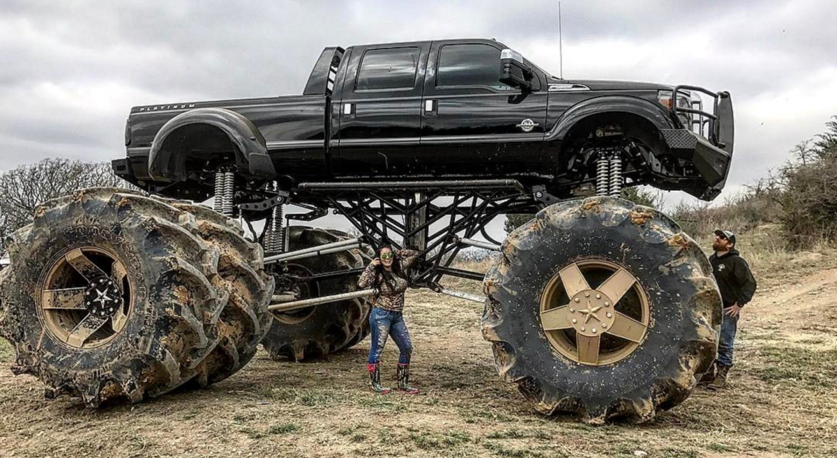 Ford Monster Dually That Broke The Internet 3.png