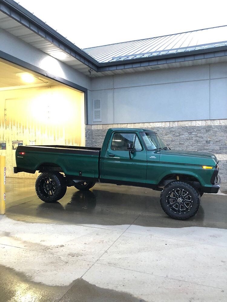 Forest Green 1977 Ford F-250  With a 351m 4x4 5.jpg