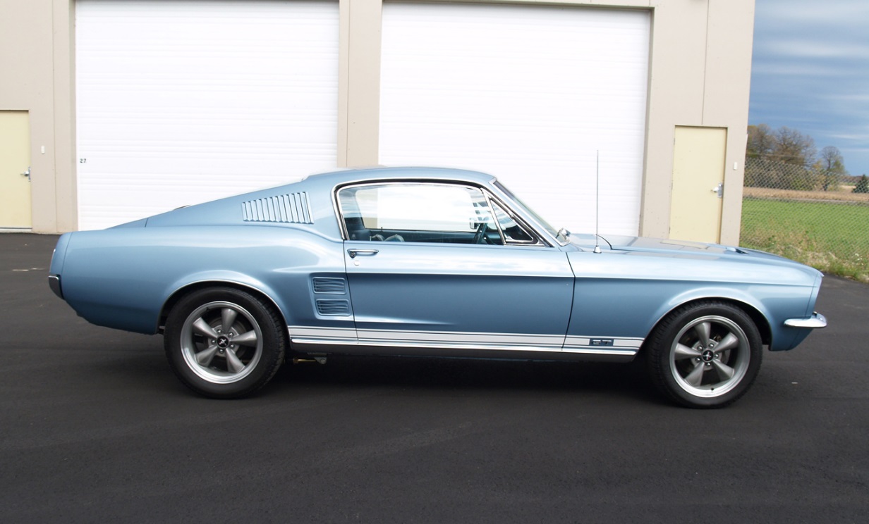 Gorgeous 1967 Ford Mustang Fastback 2.jpg