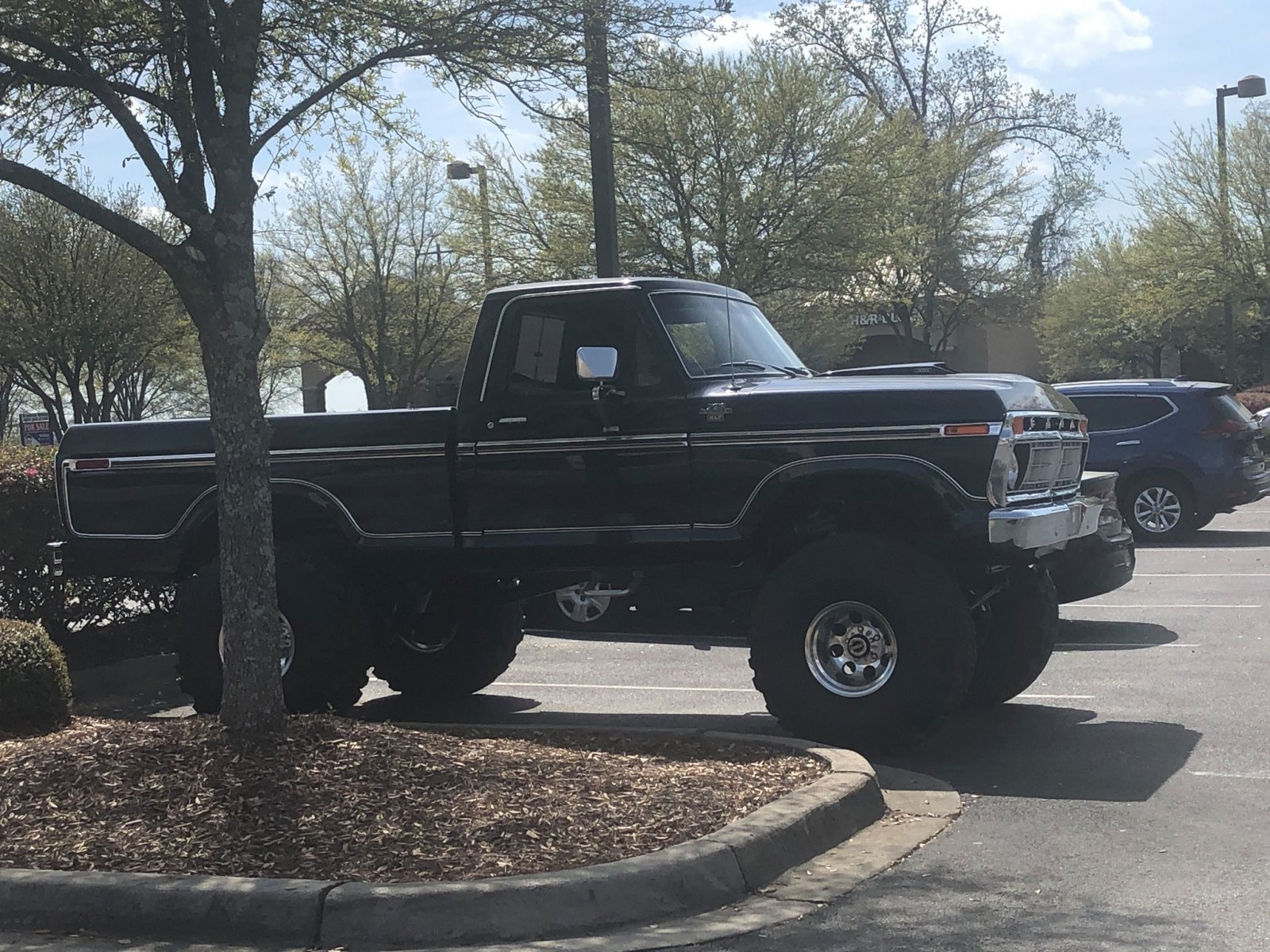 Gorgeous 1977 Ford F150 Ranger XLT 3.jpg