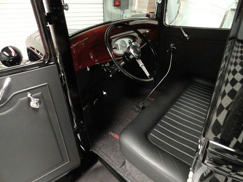 Gorgeous Black Ford 1932 Pickup Truck 4.jpg