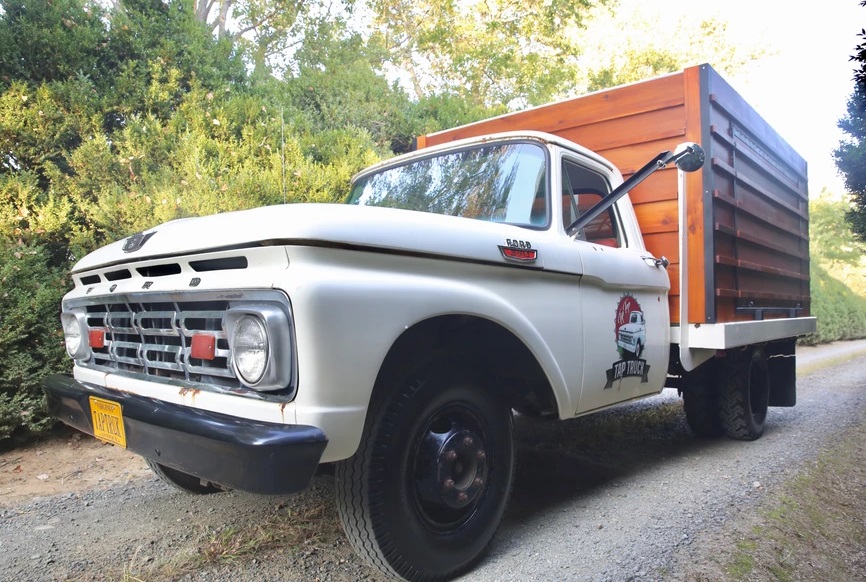 La Jefa (The Boss) 1964 Ford F-350 Flatbed Pick-up Truck 3.jpg