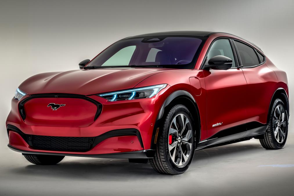 New Ford Mustang Mach E Electric Suv Arrives With 370 Mile Range Ford