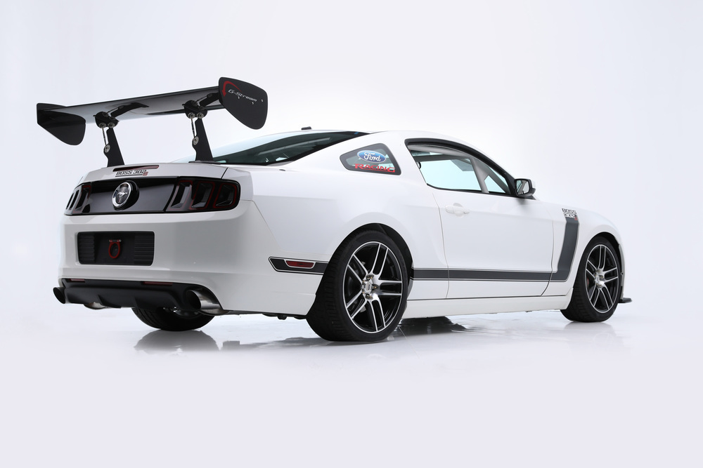 Paul Walker's Personal 2013 FORD MUSTANG BOSS 302S RACE CAR 3.jpg