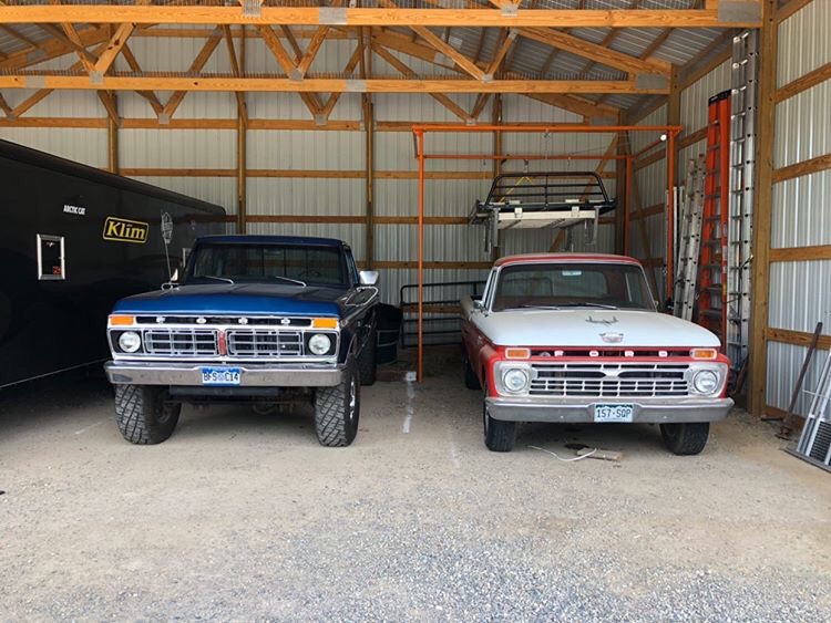 Sleds On The Ford 1976 F-250 Ranger XLT 4x4 5.jpg